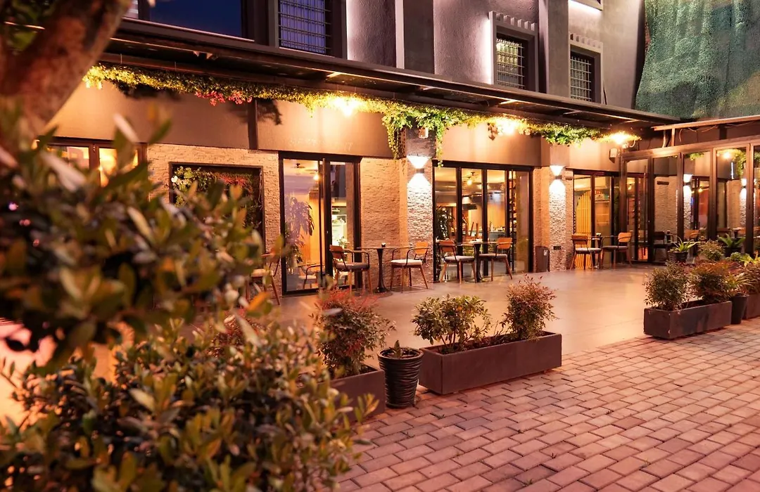 313 Villa City Center-1