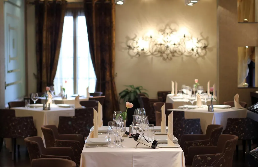 Monarc Hotel-1