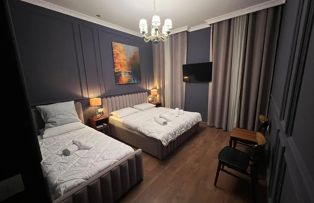 Amo'S Hotel-1