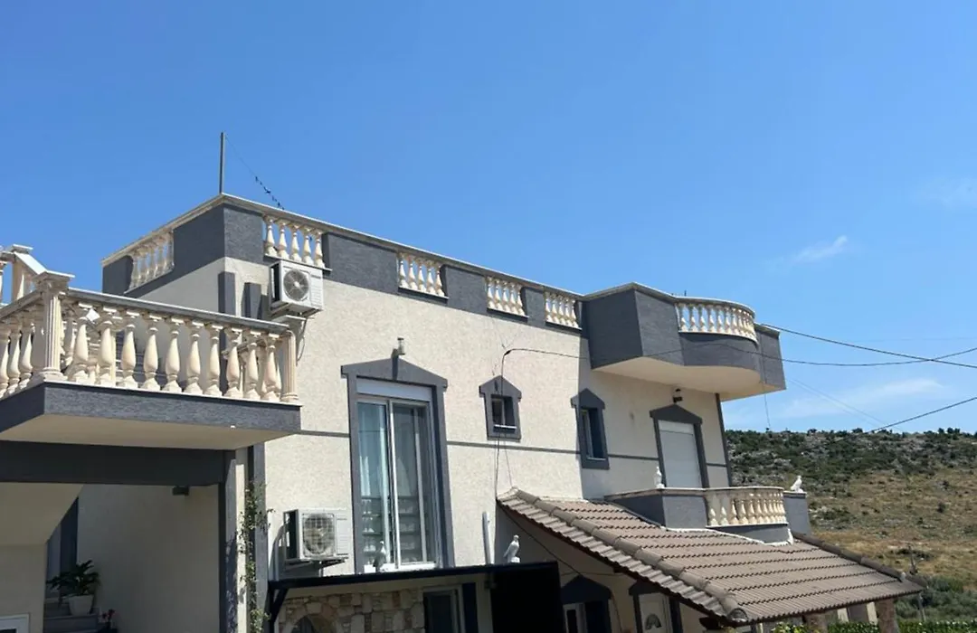 Vila Viktori-1