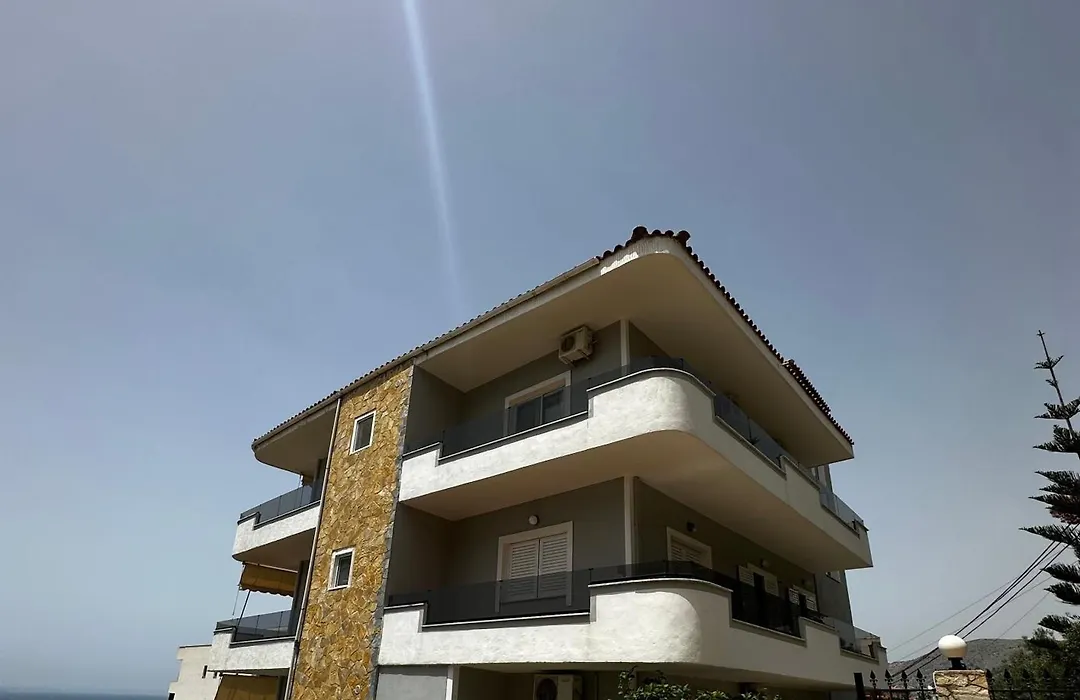 Ylli'S Apartments-1