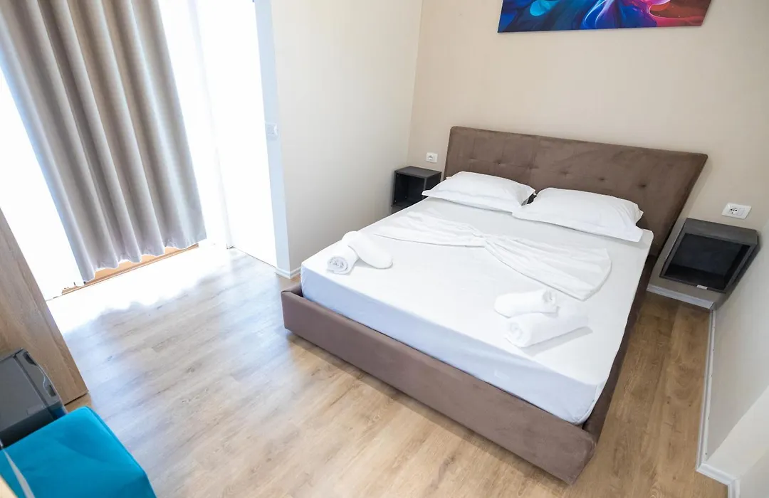 Hotel Klevi-1