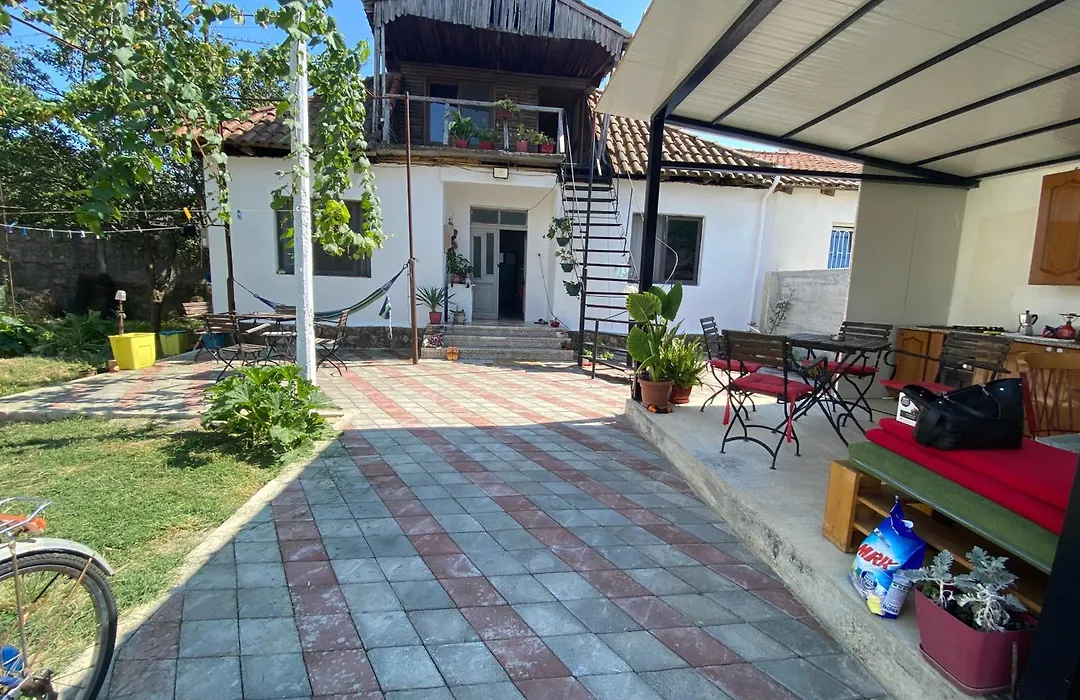 Roza'S Guest House Camping Shkoder-1