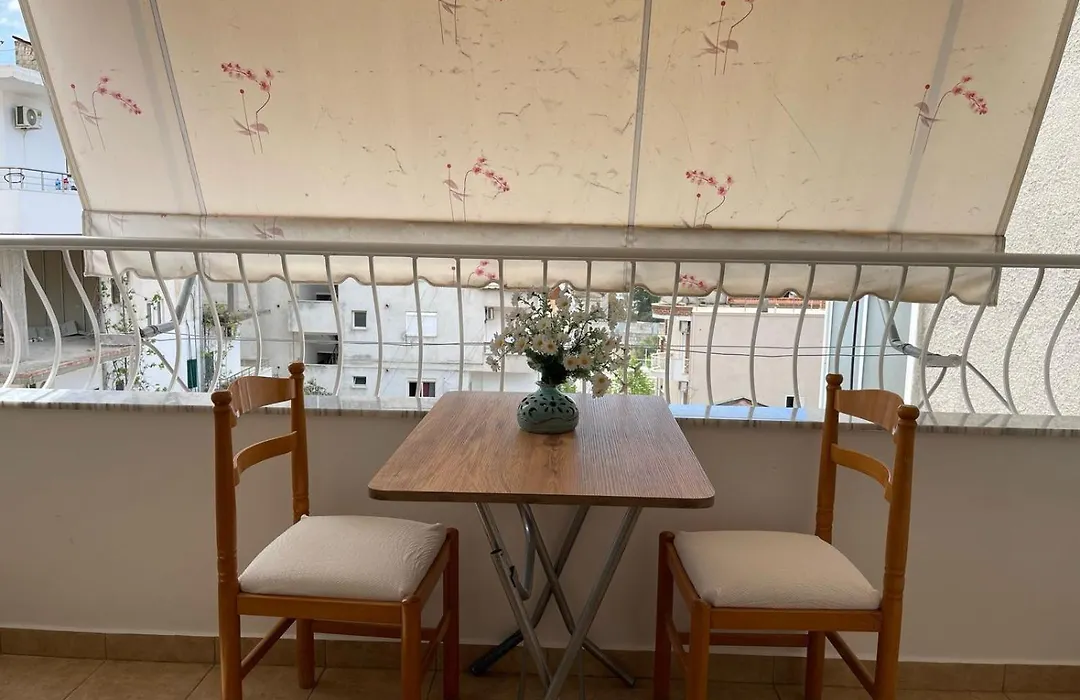 Linda Home-1