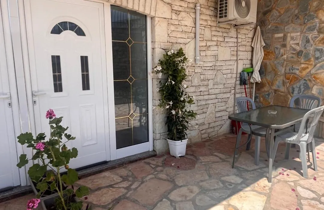 Villa-Leandro-1