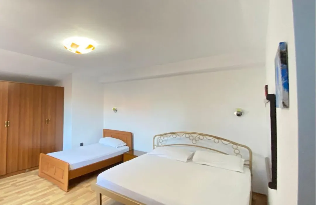 Apartamente & Dhoma Me Qera Ditore-1