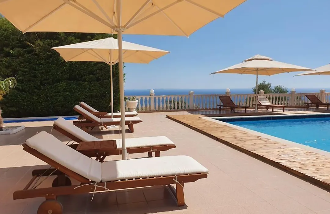 Hotel Relax Dhermi-1