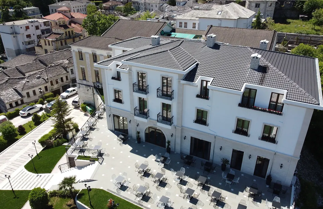 Hotel Fantasy-1