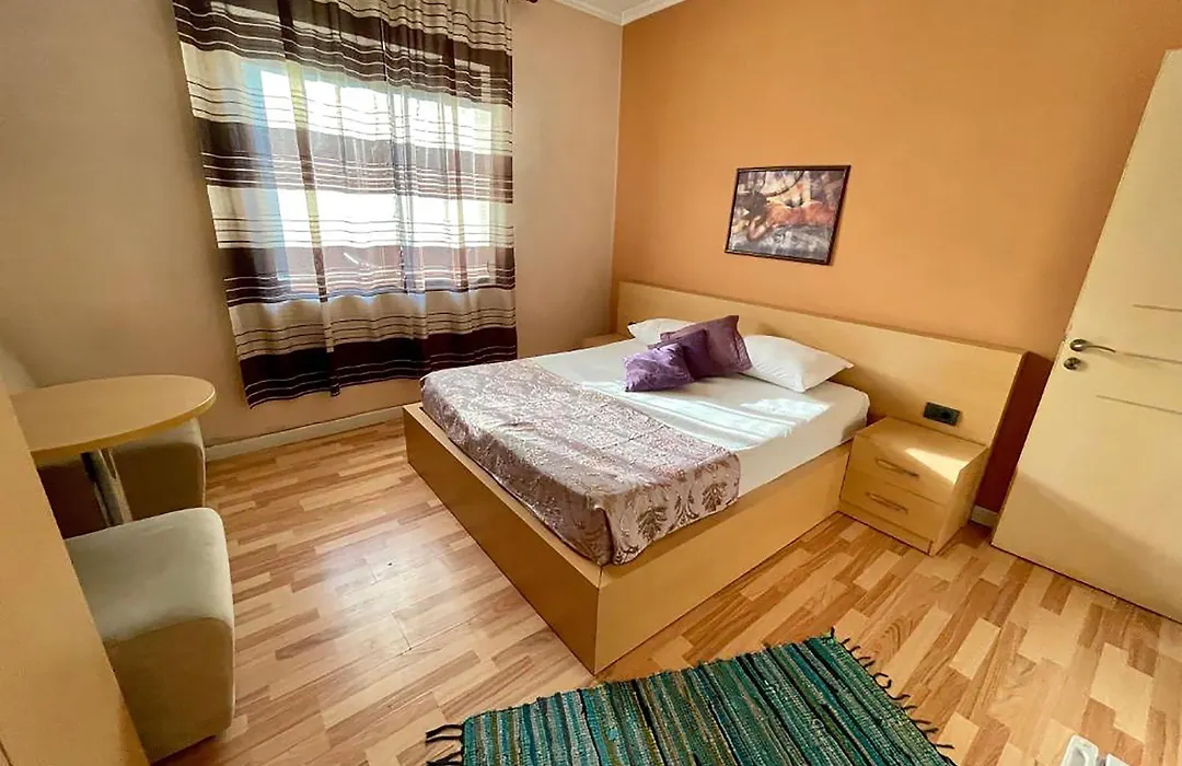 Hotel Algo-1