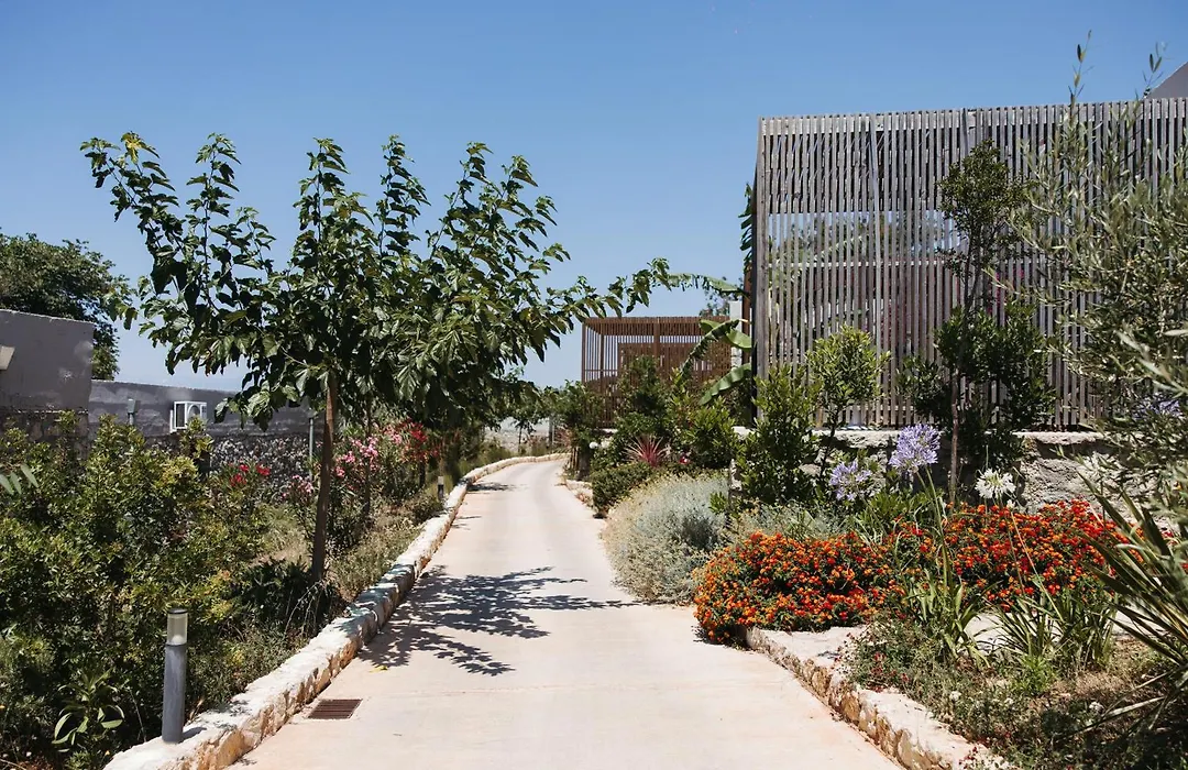 ARAMERAS Resort-1