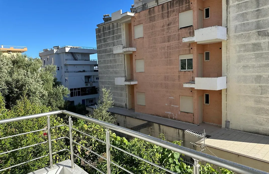 Alexandra'S Apartments-1