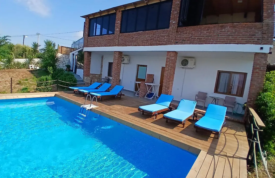 Grand Seaview Apartments-1