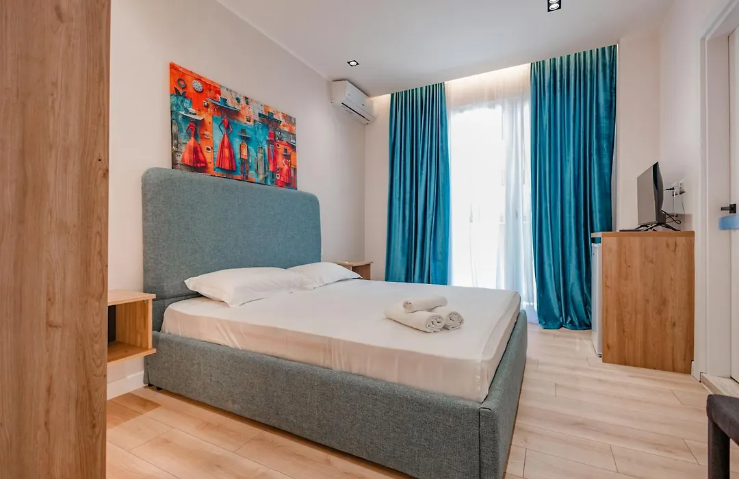 Queen Residence & Hotel-1