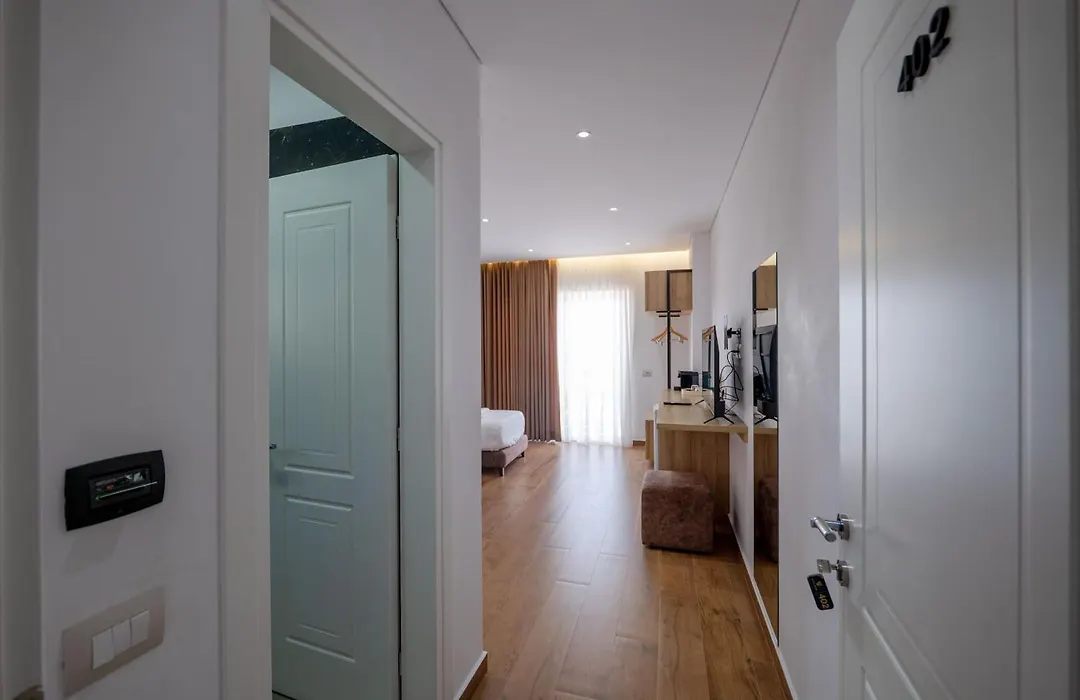Erioni Comfort Hotel-1