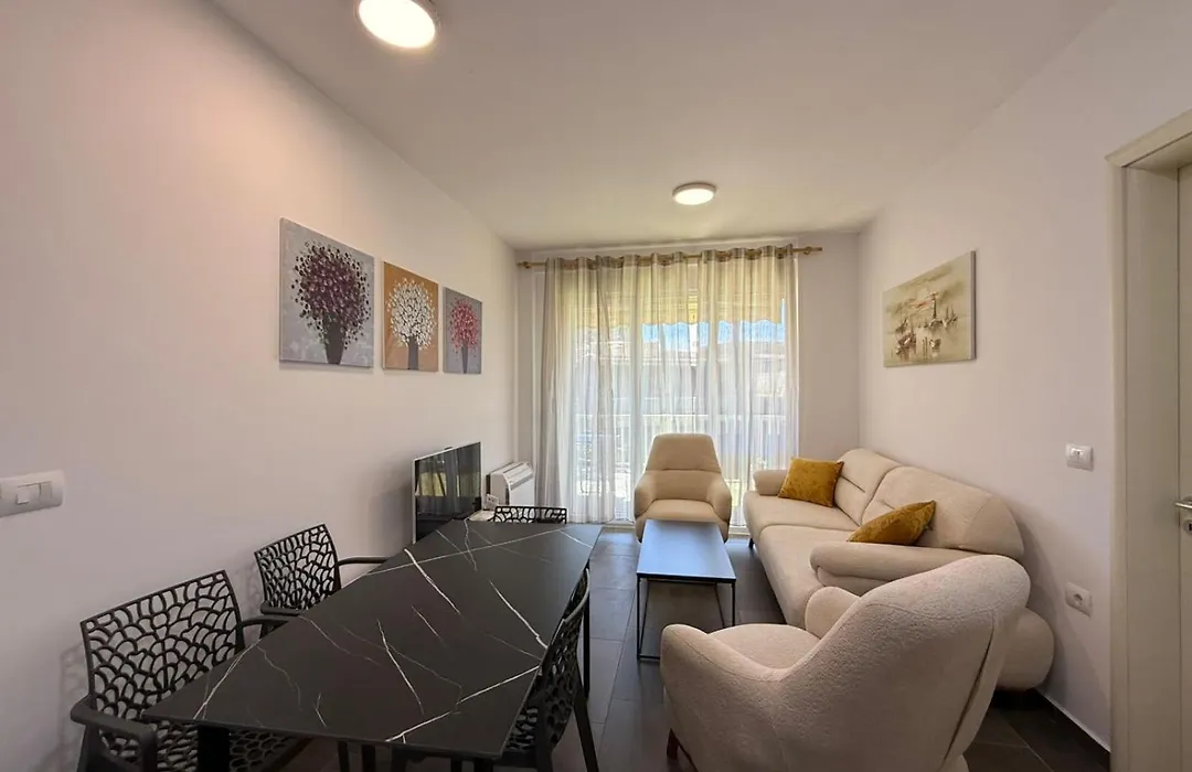 Beach Veranda Home, Gjiri i Lalzit-1