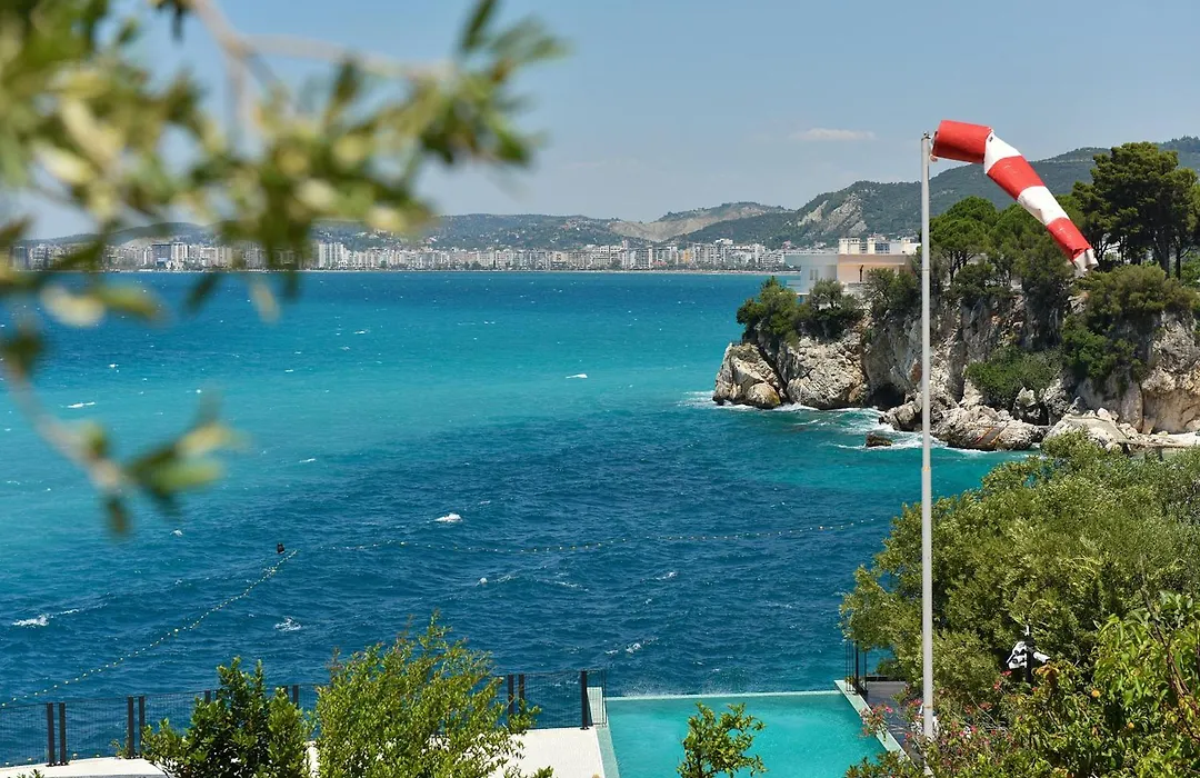 Vila Rina At Aquamarine Residence-1