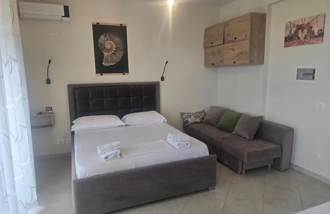 Darla Sea View Apartment-1