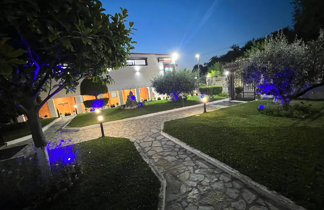 Restorant Hotel Xheni-1