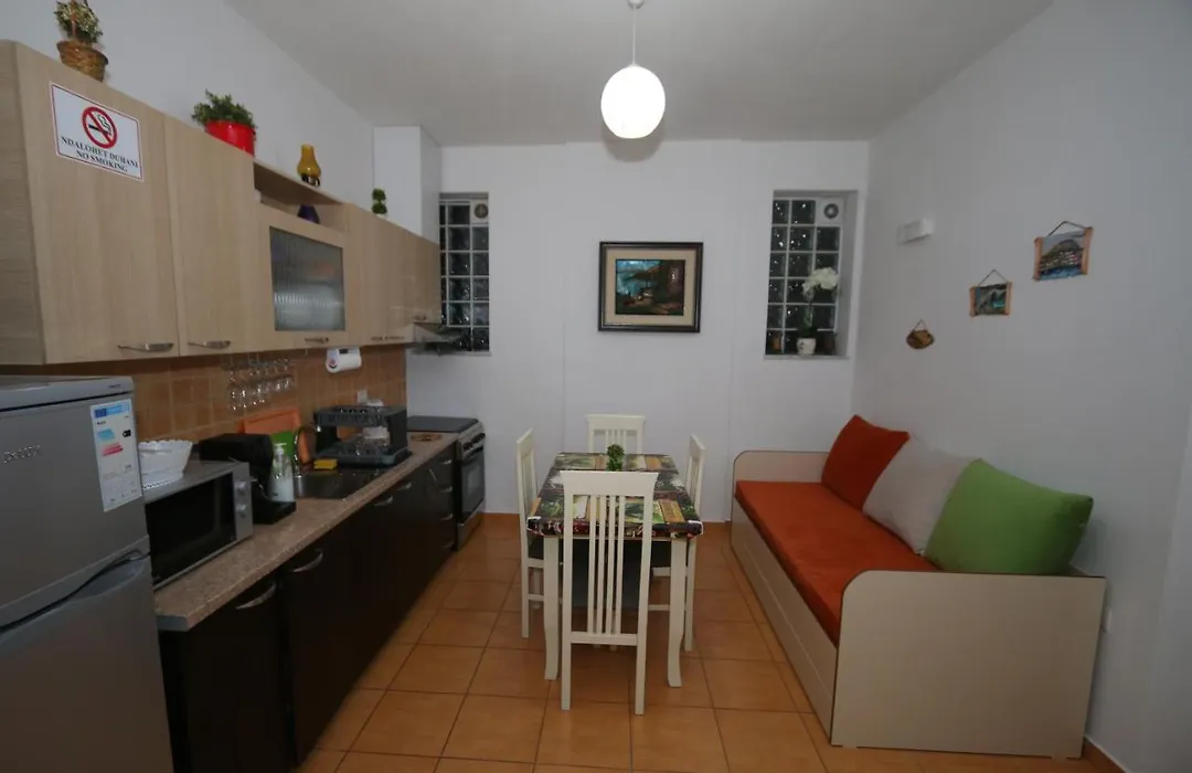 Sweet Living Apartment-1