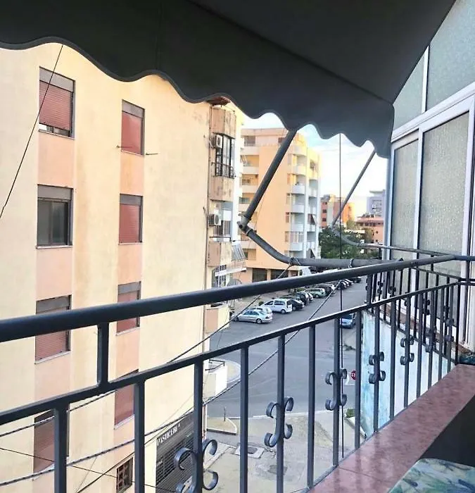Kevin'S Apartment 100M From The Beach-1