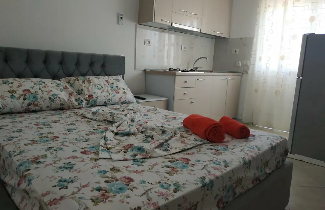 Dhoma Plazhi Nefeli-1