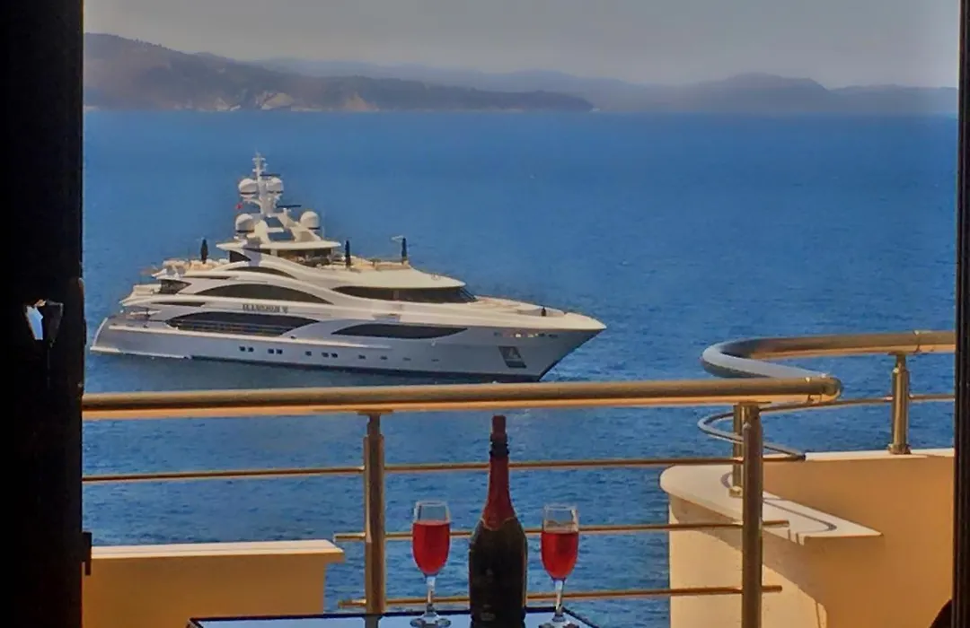 Royal Queen And King Luxury Apartment-1
