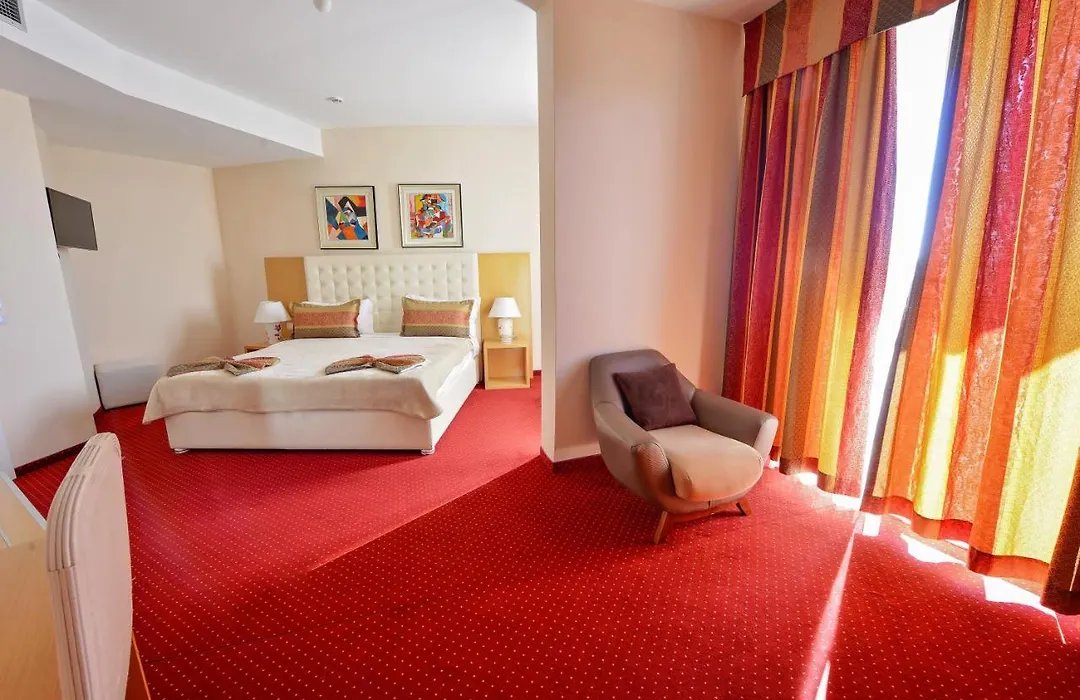 Jolly Hotel-1