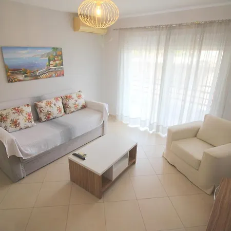 Kosta'S City Apartment-3