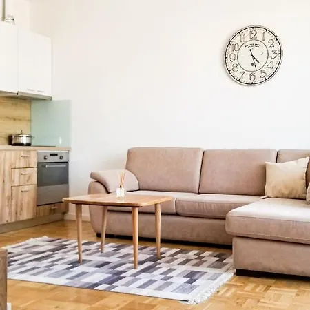 City Center Cute And Comfy Apartment - Ajia Apartments-2