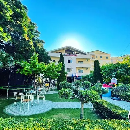 Hotel Ambasador Garden-3
