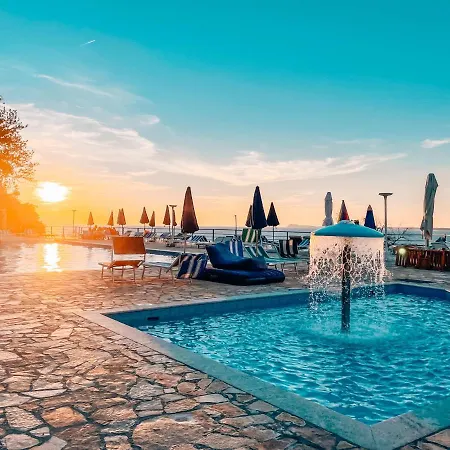 Aqua Holiday Apartments-2