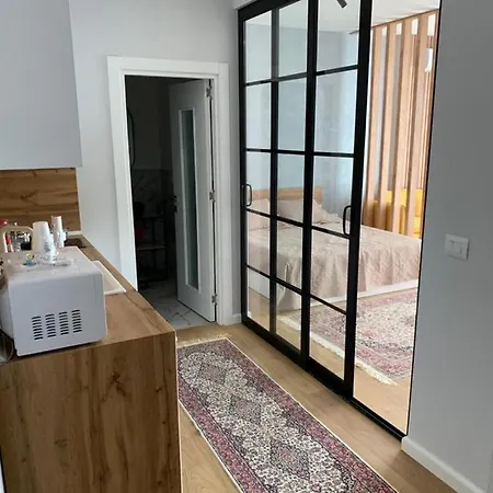 Ema'S Apartment-3