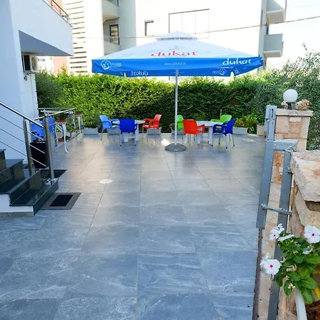 Hotel Villa Adrian-3