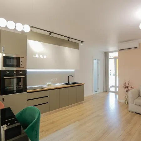 Miku Apartment-Spectacular 1Bd At Komuna E Parisit-2
