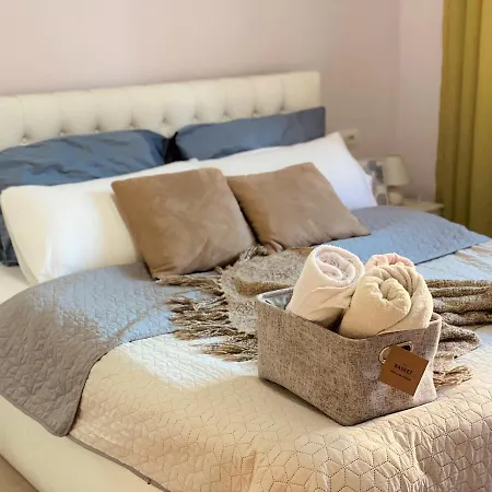 Ultra Apartments 'New Baazar 2'-3