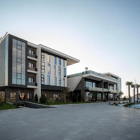 Deluxe Resort And Spa-2