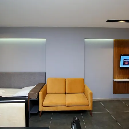 Palm Suites Apartment-Suite-2