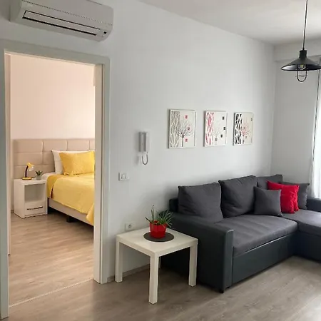 Rovena'S Apartment - Free Parking-2