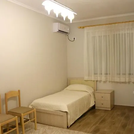 New Bazaar Arben'S Apartment-3