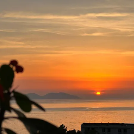 Sunny Breeze Apartment-2