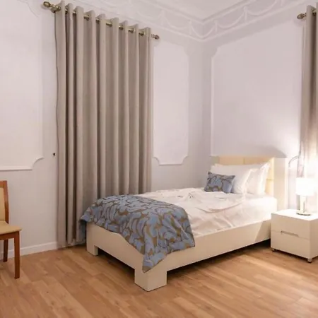 Ferdinand Hotel Rooms-3