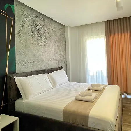 Vila Llanaj-3