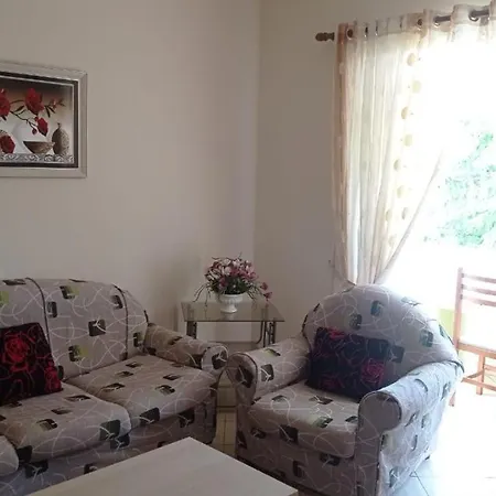 Andi'S Apartament-2