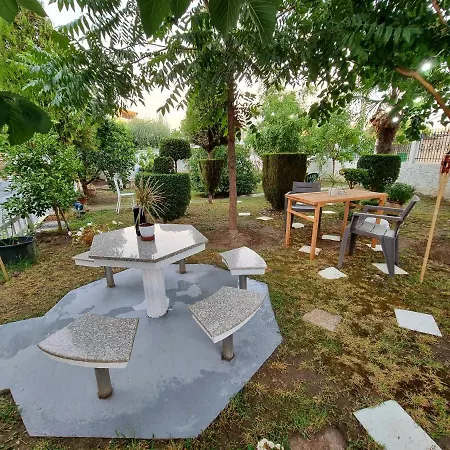 Guest House Vila Elezi-3