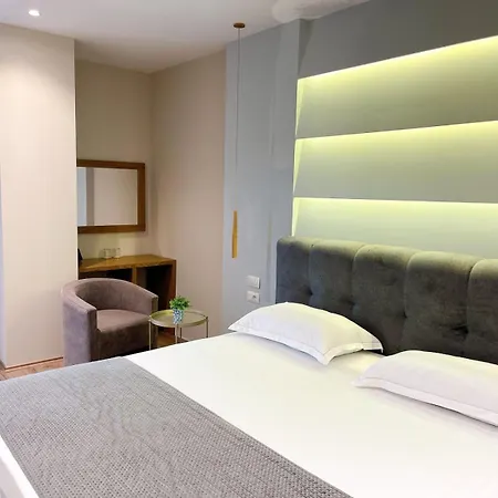Light Hotel-3