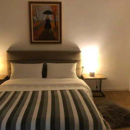 City Center Cute And Comfy Apartment - Ajia Apartments-3