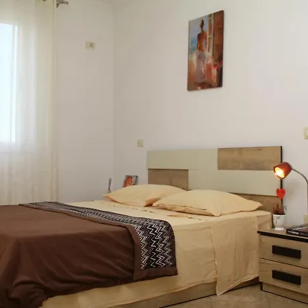 Beautiful Apartment At Port Side!-3