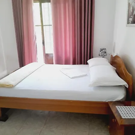 Vila Aliaj Luxury Apartment With 2 Rooms With Private Wonderful Terrace-2