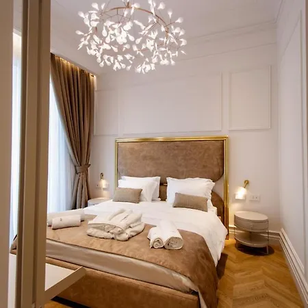 Hotel The Crown, Tirane-2