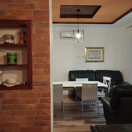Art Gallery Apartments Tirana 1-2